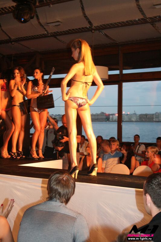 M-1 Global и Фишки.нет провели конкурс ринг девушек