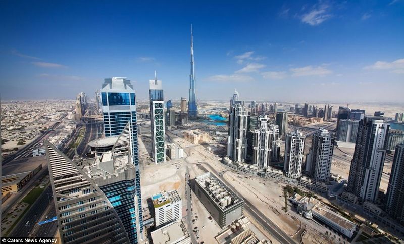Дубай с высоты небоскреба (15 фото)