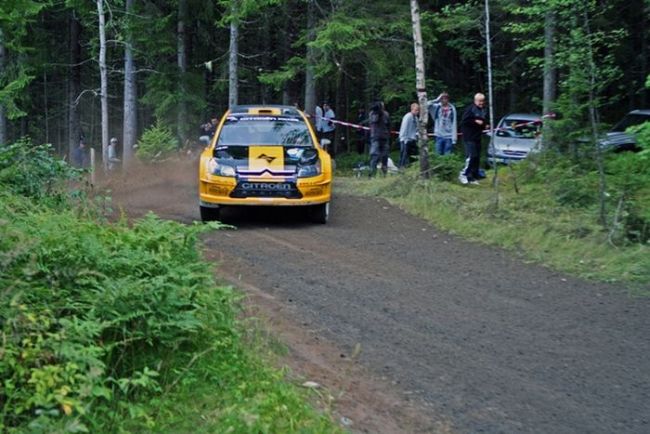 Невероятный прыжок на Neste Rally Finland (15 фото + видео)