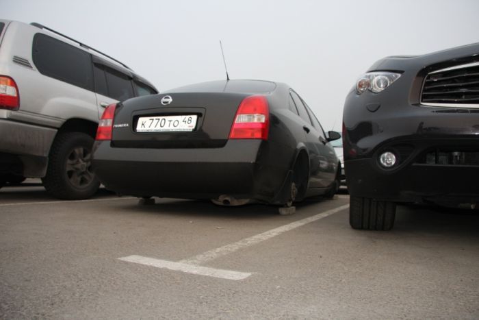 В Домодедово на платной парковки творится БЕСПРЕДЕЛ! (10 фото)