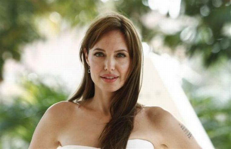 Анжелина Джоли (Angelina Jolie Voight) - $20 миллионов.