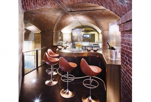 Cave Bar, ��������