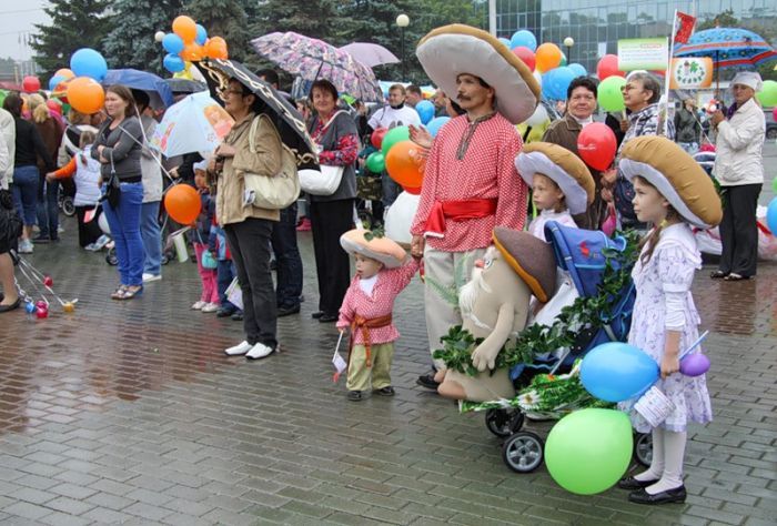 Парад детских колясок в Тюмени (28 фото)