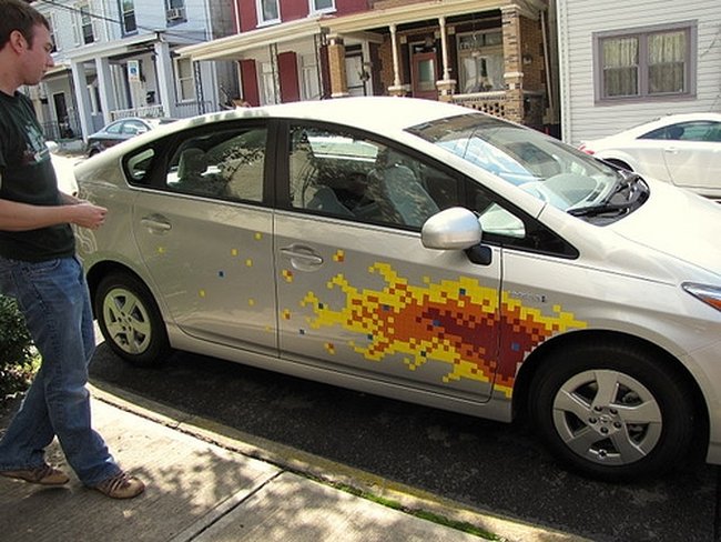 Магнитный огонь на Toyota Prius (13 фото)
