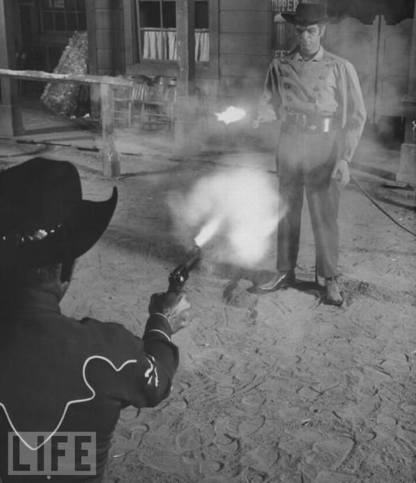 Робот-ковбой, 1960.<br>Робот-ковбой, умеющий доставать оружие и стрелять.