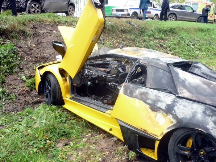 В Кстовском районе столкнулись Lamborghini и Chevrolet (5 фото)