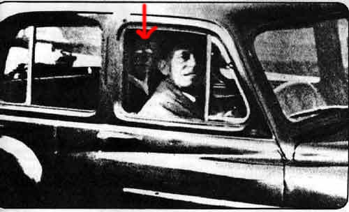 Во время посещения могилы своей матери в 1959 году, Мабель Чиннери сняла своего мужа, ждущего ее в машине. После проявки пленки, оба супруга с удивлением обнаружили фигуру на заднем сиденье, которая была матерью Мабель.