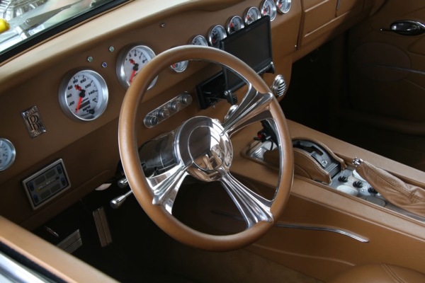����� ������� � ���� Rolls Royce (6 ����)