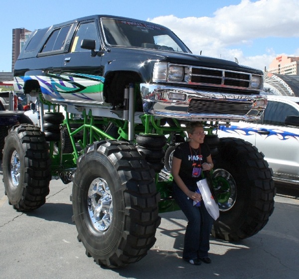 Тюнинг-автошоу SEMA-2008 в Лас-Вегасе (51 фото) Тюнинг-автошоу SEMA-2008 в Лас-Вегасе (51 фото)
