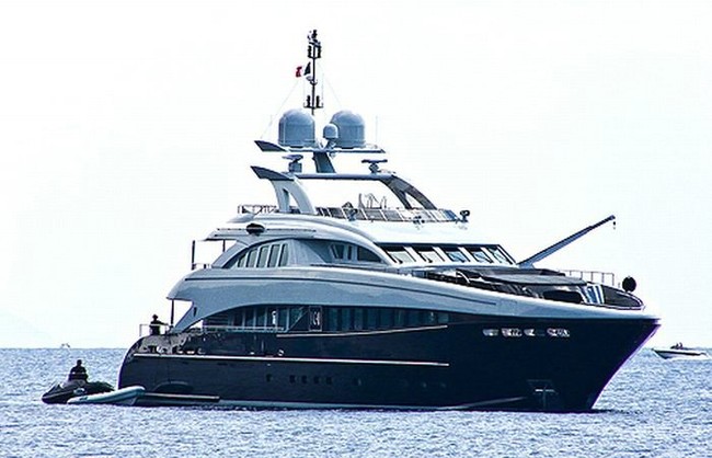 12 миллионов евро за яхту (12 фото)