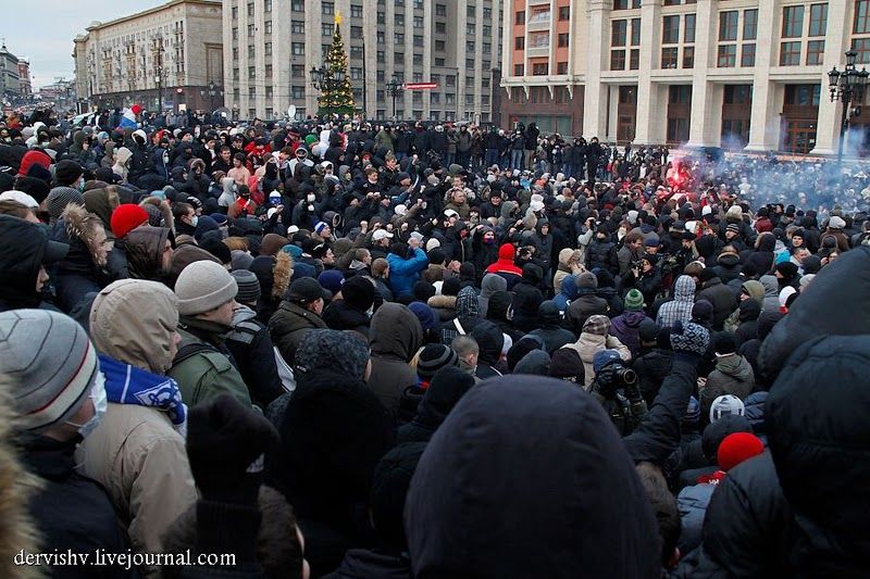 Беспорядки в Москве. Манежка. В двух частях. (120 фото)