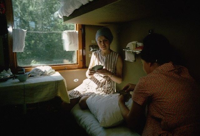 В купе поезда. Транссибирская магистраль, 1966