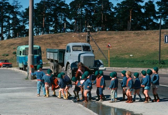 Детский сад на прогулке. Эстония, 1966