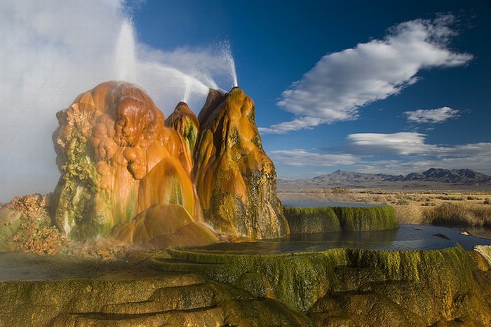 Потрясающий гейзер в Неваде (16 фото)