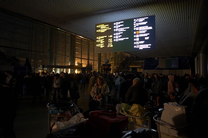 Пленные в аэропорту Домодедово (28 фото)