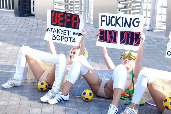 Акция женского движения FEMEN (35 фото + 2 видео)