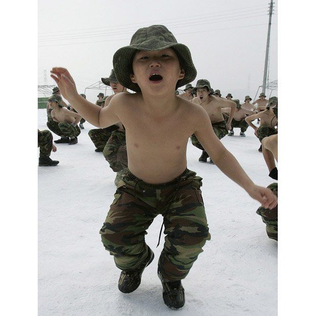 Дети спецназовцы. Спецназ дети. Детский военный лагерь. Американские дети в военной форме. Детский военный лагерь для мальчиков.