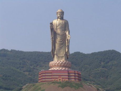 Самые высокие статуи мира (10 фото)