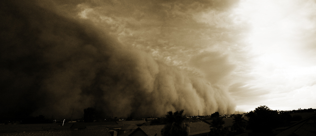 Бури лабинск. Пыль в атмосфере. Песчаная буря фото. Феникс Аризона США 2011 пыльная буря.