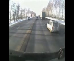 Не заметил грузовик!