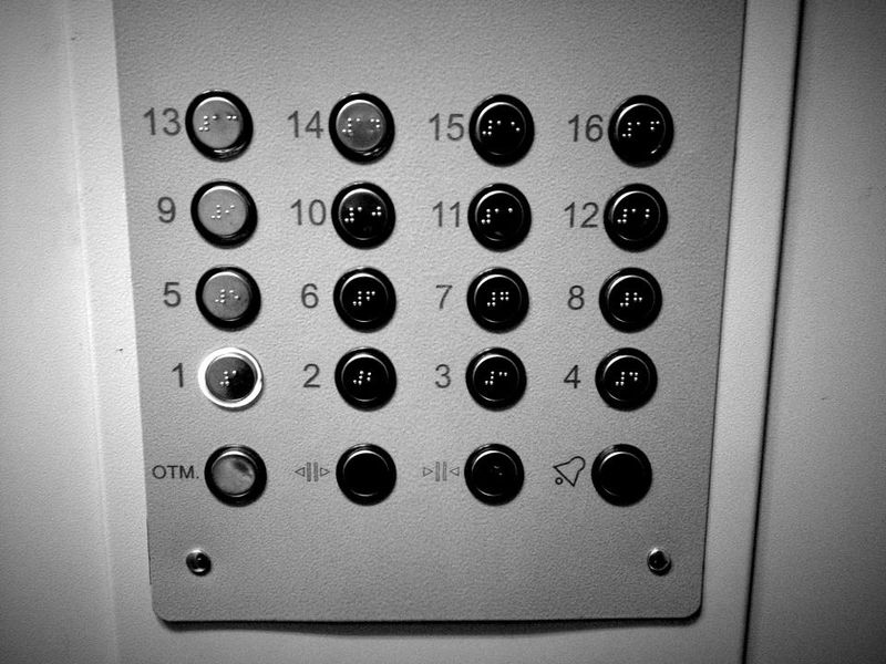 Кнопки лифта фото