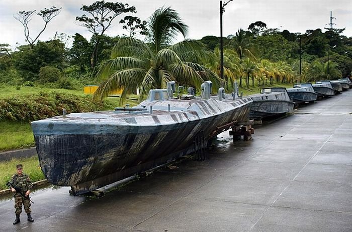 Как выглядит подводная лодка для перевозки кокаина (11 фото)