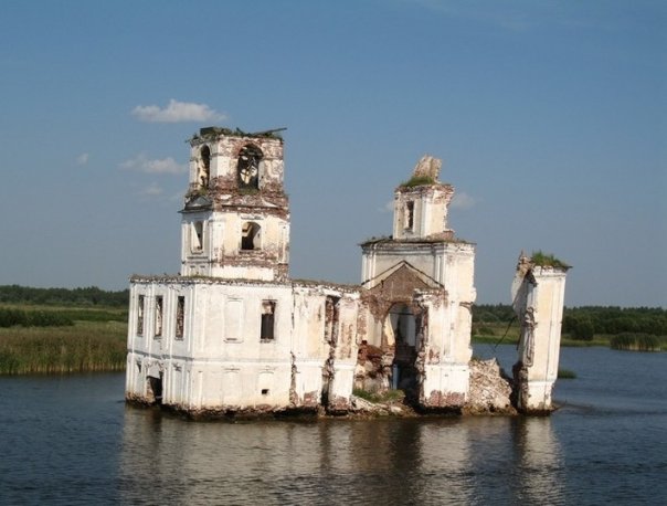 Где находится затопленная церковь на волге фото