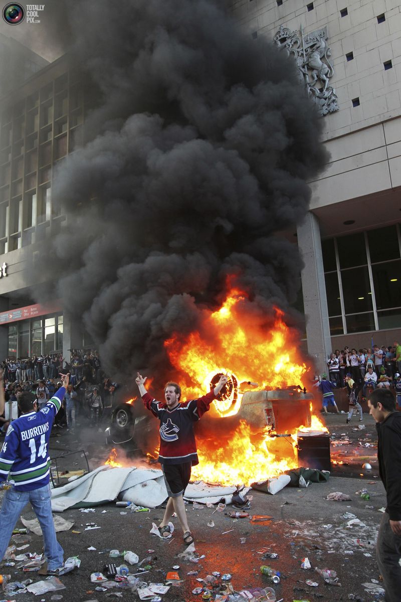 vancouvh Хоккейные фанаты устроили погром в Ванкувере