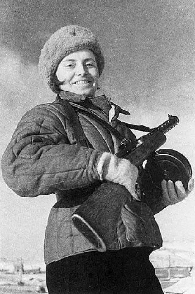 Женщины в годы войны фото