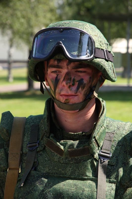 Фото в каске военной