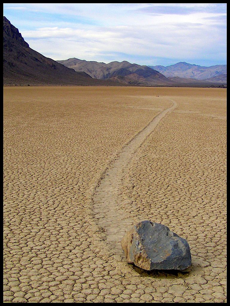 Неживая природа в пустыне. Долина смерти Калифорния. Долина смерти США. Долина смерти в Калифорнии. Камни в пустыне.