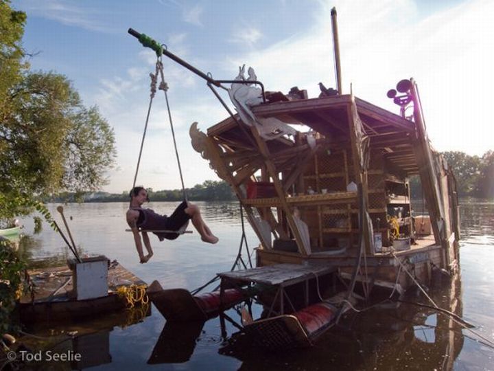 Плавучий дом на плоту для сплава