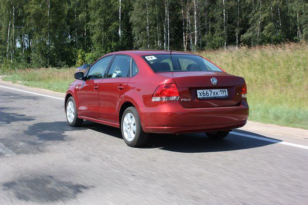 VW Polo sedan вишня