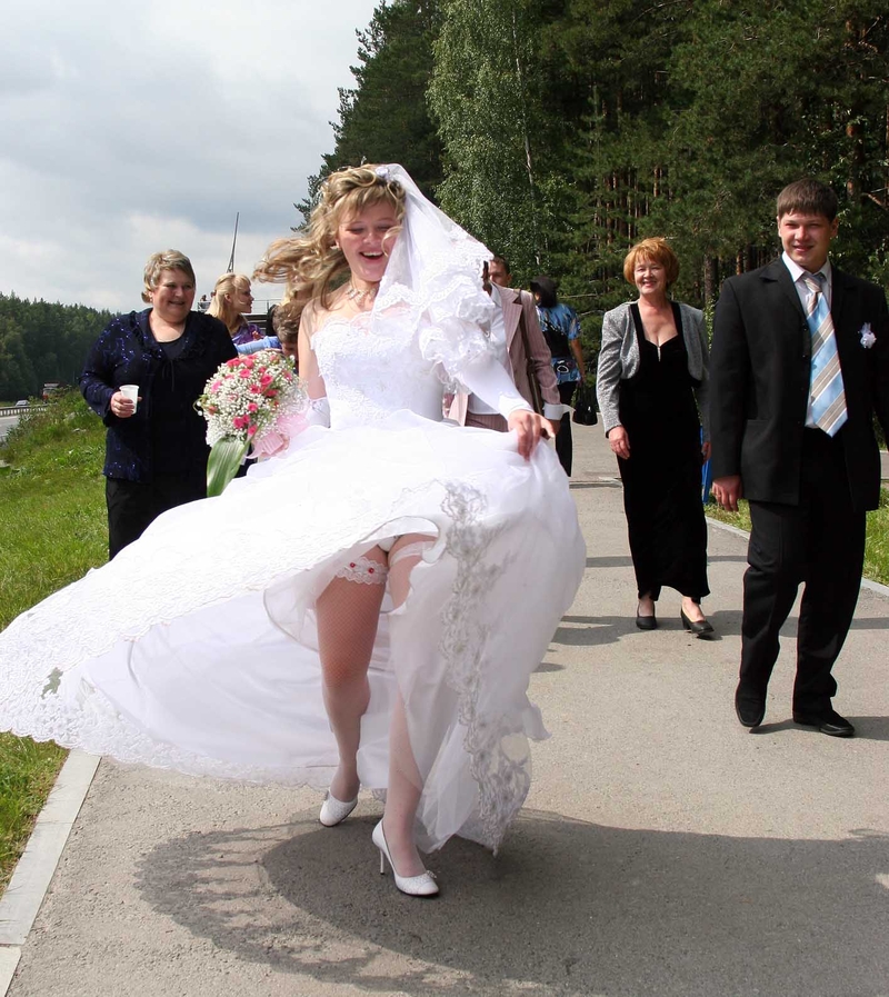 Русские в свадебных платьях