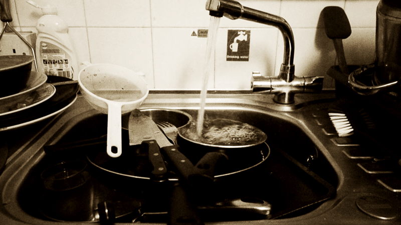 Мытье черной посуды