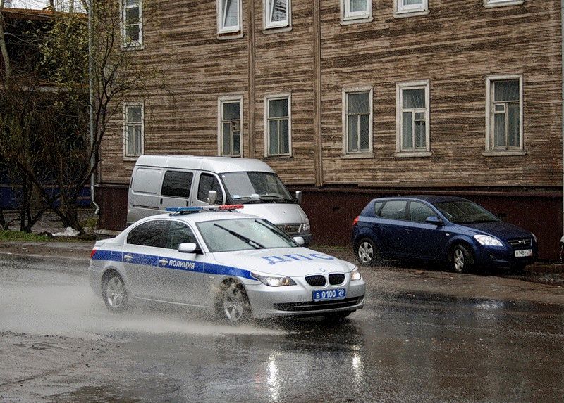 Полицейские машины россии фото