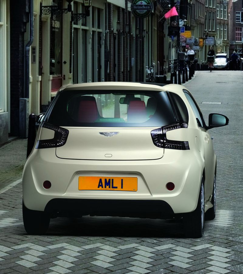 Toyota IQ Aston Martin Cygnet