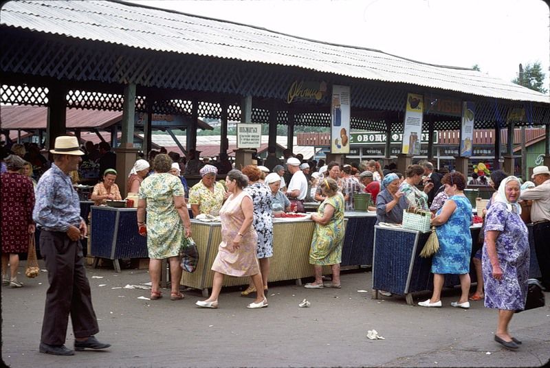 537 СССР из окна поезда в 1975 году 