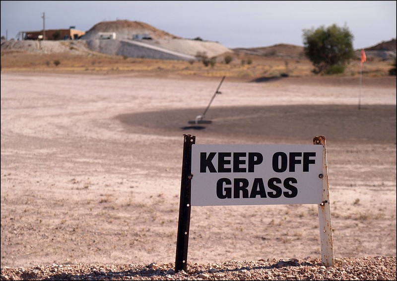 Keep with next. Город под землей в Австралии. Keep off the grass.