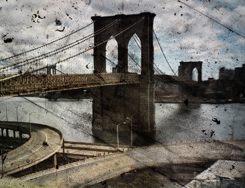 Бруклинский мост. Фото сделано через палатку на крыше здания. (© Abelardo Morell)