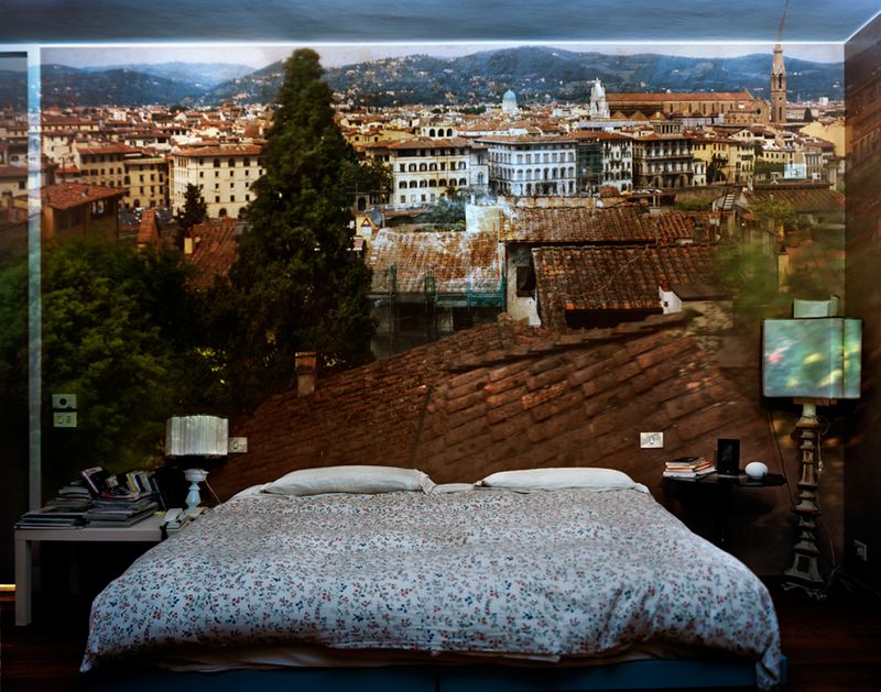 Вид из спальни на Флоренцию. (© Abelardo Morell)