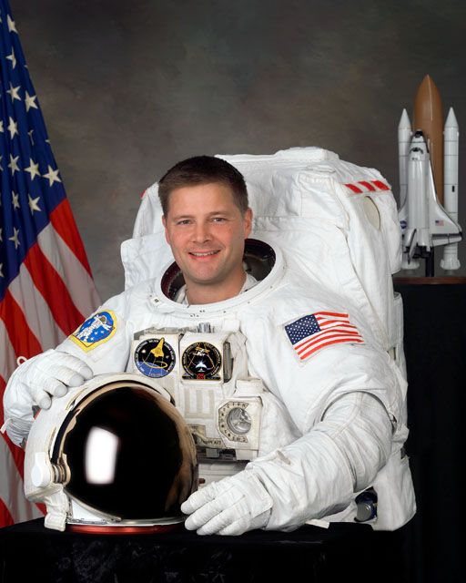 3. Астронавт НАСА Дуглас Х. Уилок.