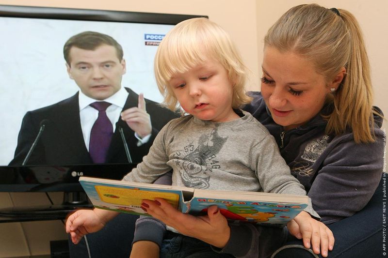 Президент России Дмитрий Медведев, обращаясь сегодня к Федеральному Собранию, особое внимание уделил проблемам детей.  