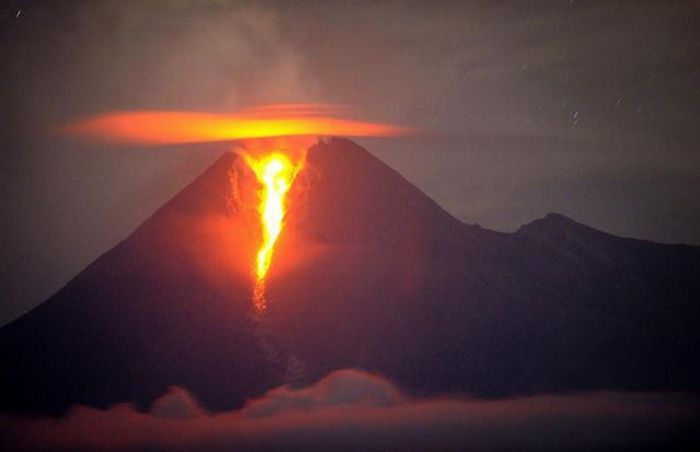 Гора Мерапи вулкан - Индонезия (ноябрь 2010)