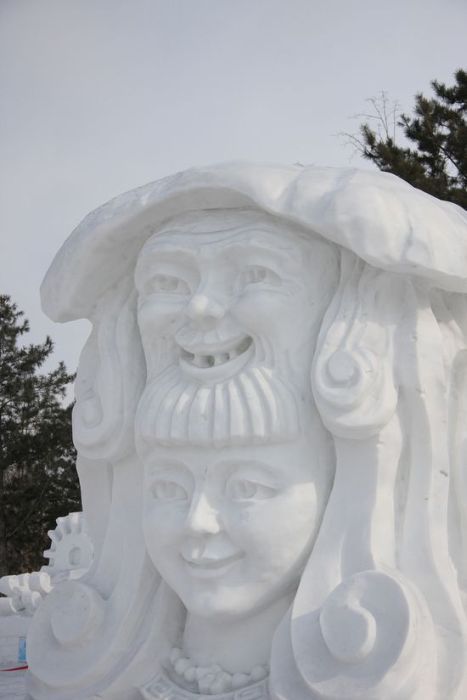 Скульптуры из снега (53 фото)