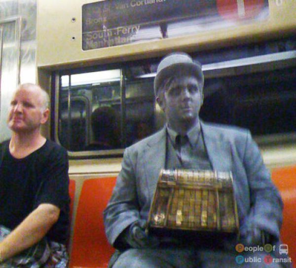 Странные люди в метро. часть 2.  (101 фото)