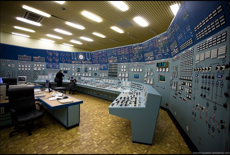 следующая цель экскурсии, тренажёр щита управления реактором.
