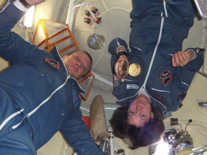 Российский космический блогер сделал фоторепортаж о полете к МКС (16 фото)