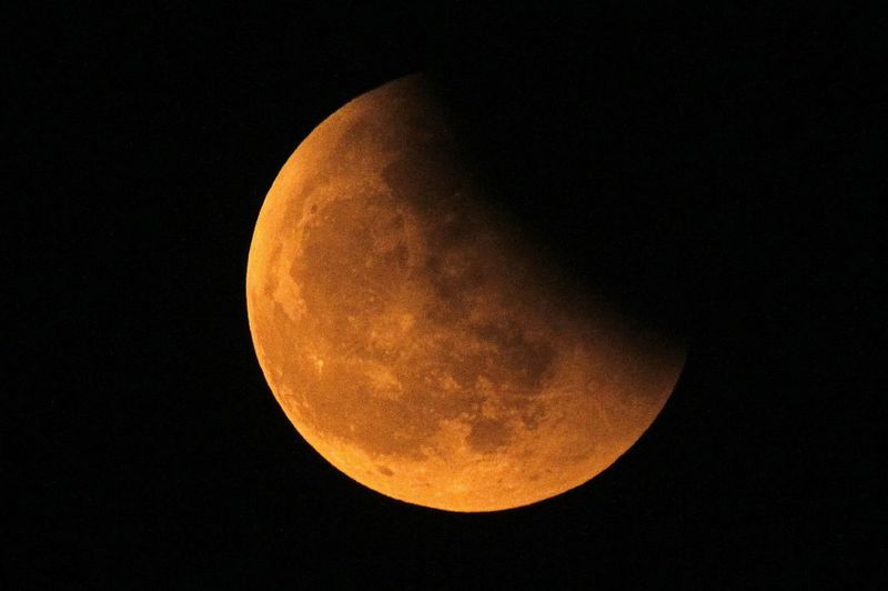 Лунное затмение (9 фото)