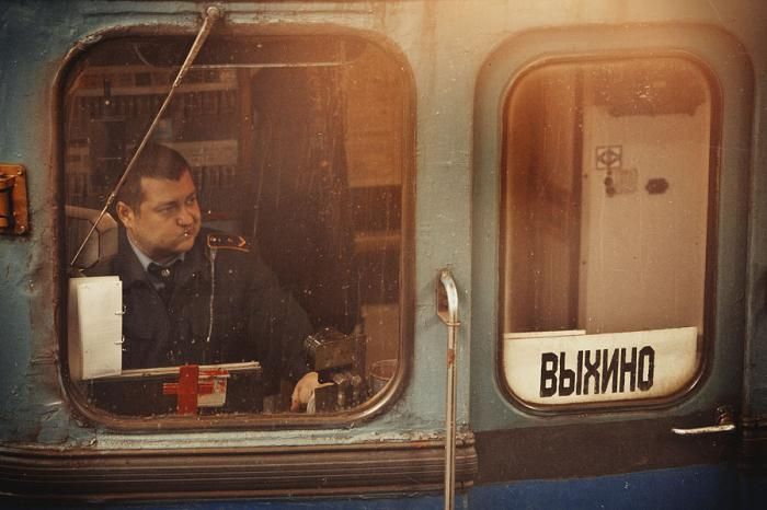 Физиономии машинистов московского метро (10 фото)
